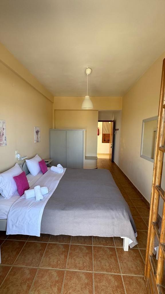 Romanza Rooms Poúlithra 外观 照片